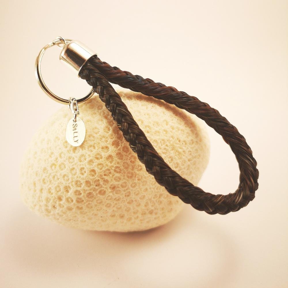 Mit Silberanhänger und Gravur