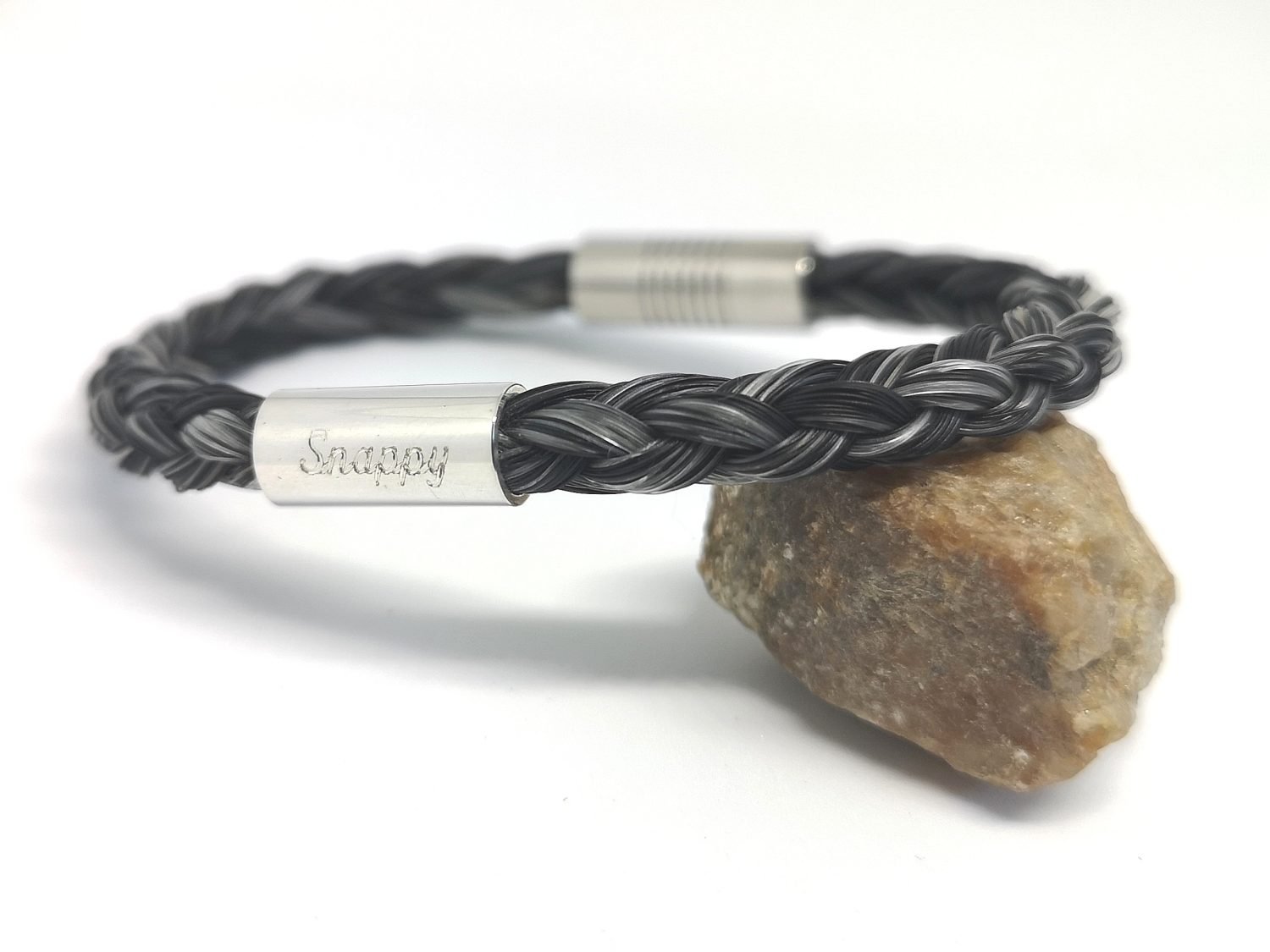 Armband aus Pferdehaar / Schweifhaar mit 925 Silberröhre und individueller Namensgravur