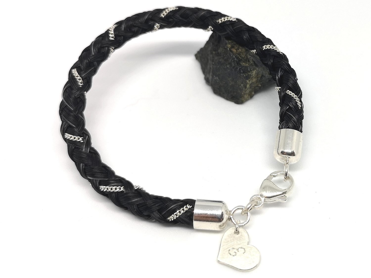 Armband aus Pferdehaar / Schweifhaar mit eingeflochtener 925 Silberkette und 925 Silberherz und individueller Namensgravur